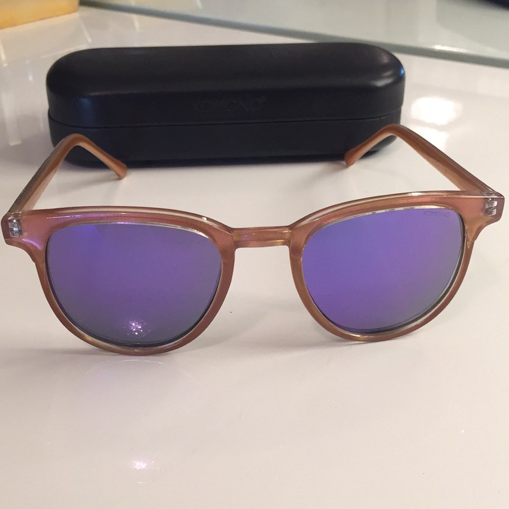 Sunglasses Designer Komono Pink frame purple lenz.
